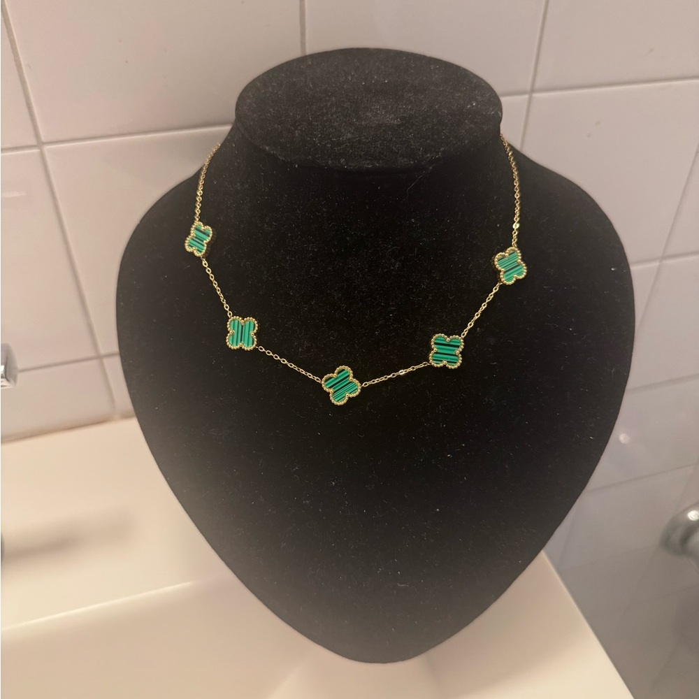 Elegant Gold and Green Necklace